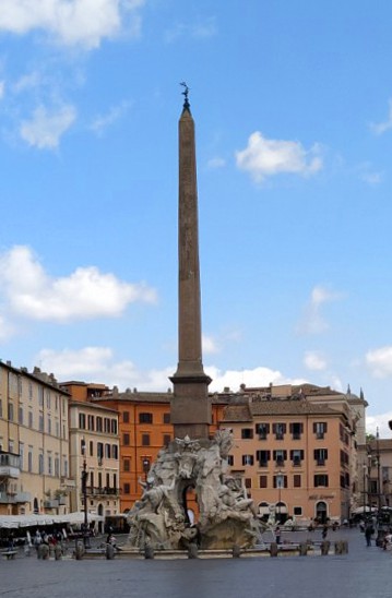 Fontanna Czterech Rzek z obeliskiem Domicjana na placu Navona Fontanna Czterech Rzek z obeliskiem Domicjana na placu Navona