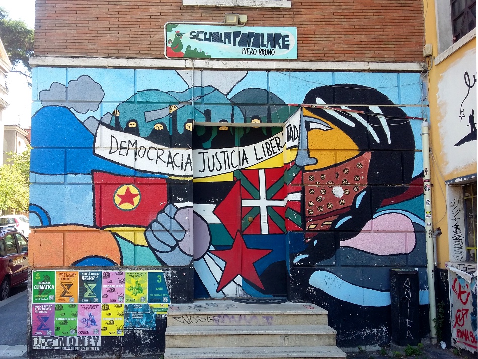 Democracia justicia libertad, 2016 (foto 2022) -  via F. Passino