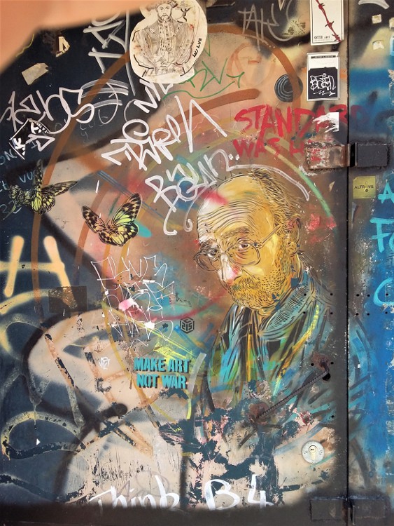 C215 (FR) - Piazza dei Sanniti 9